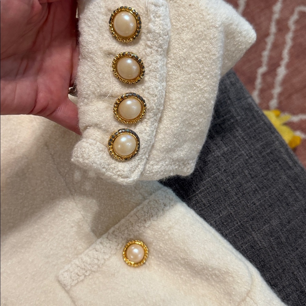 Vintage Escada by Margaretha Ley Cream Bouclé Wool Blazer Pearl Gold Buttons 38 - Picture 7 of 11